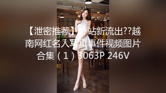 金发美妞一边吃着鸡蛋一边被射满一脸